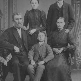 Familien på Lilleng