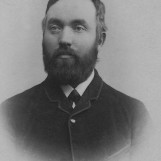 Yngstegutten ble ved gården