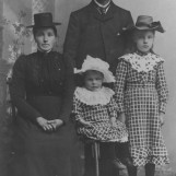 Familiebilde fra Øst-Kokkim