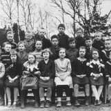 Elevene ved Sikkeland skole omkring 1930