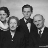Familien Lavik fotografert i 1951
