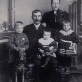 Småbarnsfamilie på Bergsland