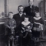Småbarnsfamilie på Bergsland