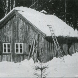 Harehytta i vinterskrud