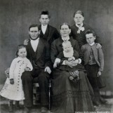 Familiebilde fra 1880 på Knatterud