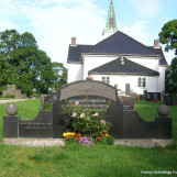 Gravstedet for Arne Julius, Karoline og Julius Olsen Bergsland