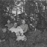 Søstrene Thea og Andrine drev Norberg