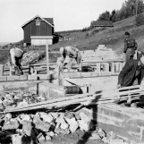 Grunnmur til verkstedet på Furuholmen i 1953.