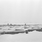 Detaljer i bygging av fagverkslenser på isen 1937.