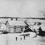 Med Øya i bakgrunnen