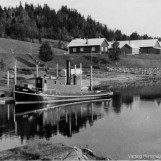 Slepebåten "Minge" ved brygga på Furuholmen