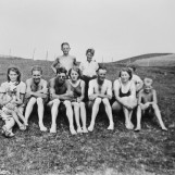 På badetur til Glomma omkring 1940